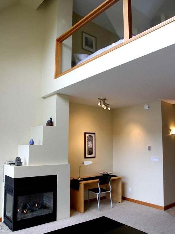 Moon Water Lodge Malahat Exterior foto