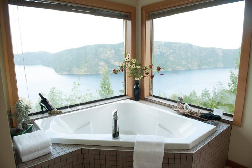 Moon Water Lodge Malahat Exterior foto