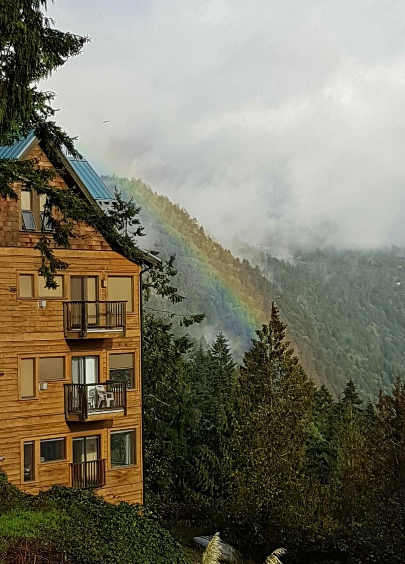 Moon Water Lodge Malahat Exterior foto