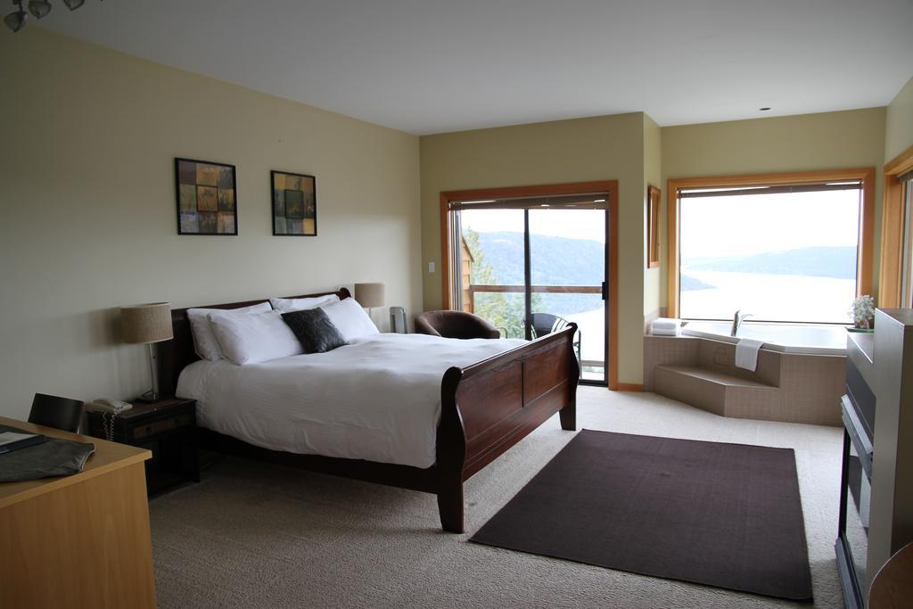 Moon Water Lodge Malahat Exterior foto